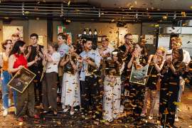 Die Sieger des Innovations Awards feiern im Gleis//Garten