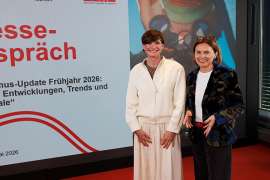 v.l.n.r.: Astrid Steharnig-Staudinger, Gesch�ftsf�hrerin der �sterreich Werbung und Susanne Kraus-Winkler, Obfrau der Bundessparte Tourismus und Freizeitwirtschaft in der WK�