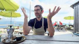 H�ttenwirt Bernhard Schwarz legt gro�en Wert auf Kaffeekultur, auch auf 1300 Meter � jeder Gast bekommt seinen Kaffee in der eigenen Bialetti serviert