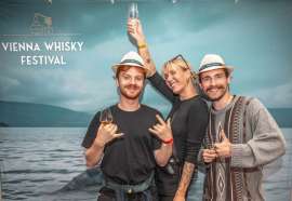 copyright: Benny Sch�n