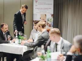 Stefan Klettner �berzeugte die ausschlie�lich international besetzte Jury gleicherma�en mit Fachkompetenz und seinem souver�nen Auftreten als Gastgeber. 