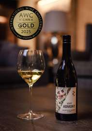 Flaschenphoto Dveri Pax Stift Admont Sauvignon Blanc Vajgen