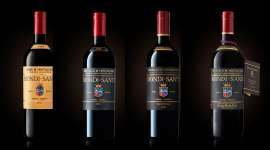 Flaschenphotos Biondi_Santi Rosso di Montalcino 2023, Brunello di Montalcino 2020, Brunello di Montalcino Riserva 2019, Riserva 'La Storica' 1983