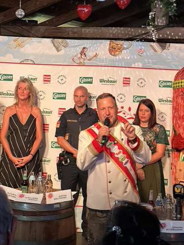 Kaiser Johann I. bei der Pressekonferenz zur Wiener Kaiser Wiesn 2026