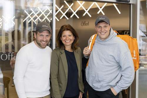 Vlnr: Lukas Uhl (Gesch�ftsf�hrer �fferl), Natascha Mauther (Gesch�ftsf�hrerin Lieferando), Georg �fferl (Gesch�ftsf�hrer �fferl) 