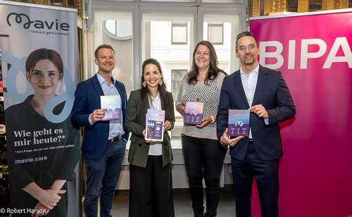 Vertreter von Mavie, MavieMe und BIPA mit den neuen Tests