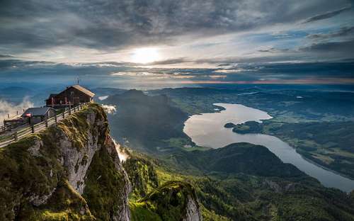 Die reale Sch�nheit der Schafbergspitze mit Blick auf den Mondsee im Salzkammergut.