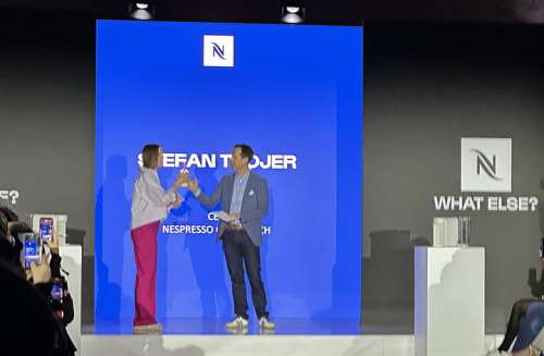 Simone Reeh, Marketing Director Nespresso �sterreich und Stefan Trojer, Gesch�ftsf�hrer Nespresso �sterreich  Pr�sentieren beim Launch Event