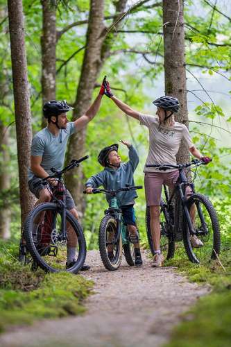 Der Singletrack Haus-Aich hat sich als echtes Highlight der Region Schladming-Dachstein etabliert. Die f�nf Kilometer lange Strecke �berzeugt durch ihre besonders nachhaltige und robuste Bauweise und ist auch f�r Radfahrerinnen und Radfahrer ohne Mou