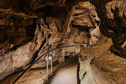 Blick in die Abaliget-H�hle
