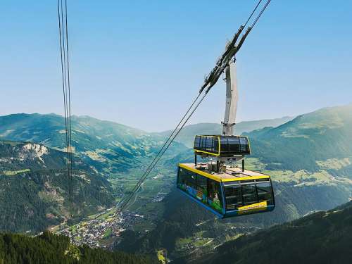 Das Open-Air Gondelerlebnis am Dach der Ahornbahn, �sterreichs gr��ter Pendelbahn.