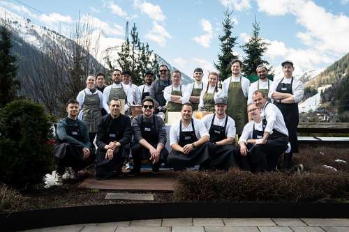 Gruppenbild: Die K�che des STANTON CULINARY COLLECTIVE und ihre Teams pr�sentieren sich erstmals gemeinsam bei der Culinary Week vom 30. M�rz bis zum 06. April in St. Anton am Arlberg.